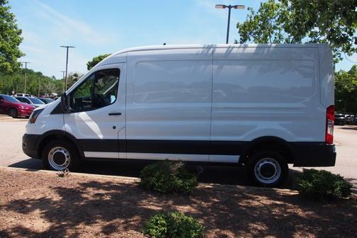 2025 Ford Transit-250 148 WB MEDIUM ROOF CARGO