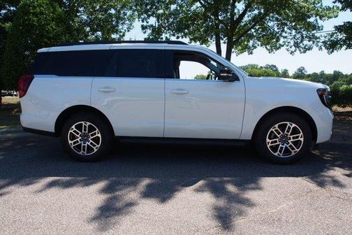 White Metallic 2026 Ford Expedition Active