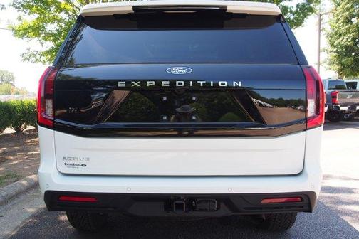 White Metallic 2026 Ford Expedition Active