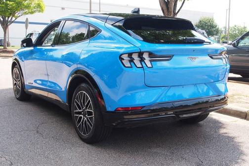 2024 Ford Mustang Mach-E PREMIUM