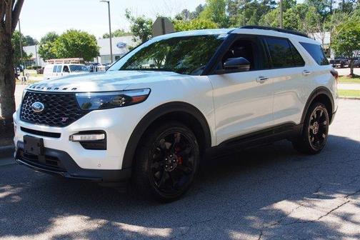 White Metallic 2023 Ford Explorer ST