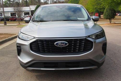 Iconic Silver Metallic 2023 Ford Escape Active