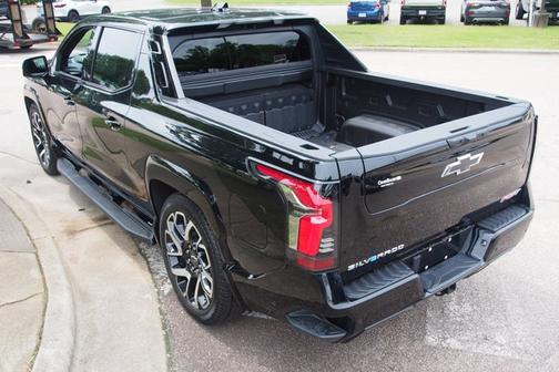 2025 Chevrolet Silverado EV RST