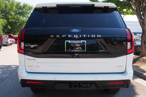 Oxford White 2025 Ford Expedition Max Active