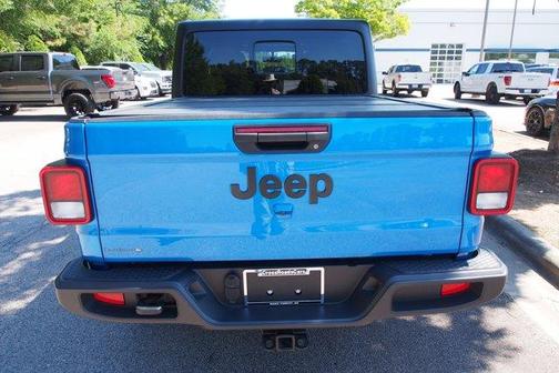 Hydro Blue Pearlcoat 2023 Jeep Gladiator Sport