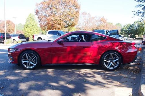 2024 Ford Mustang ECOBOOST PREMIUM