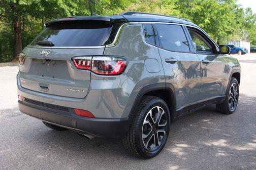 Sting Gray Clearcoat 2022 Jeep Compass Limited