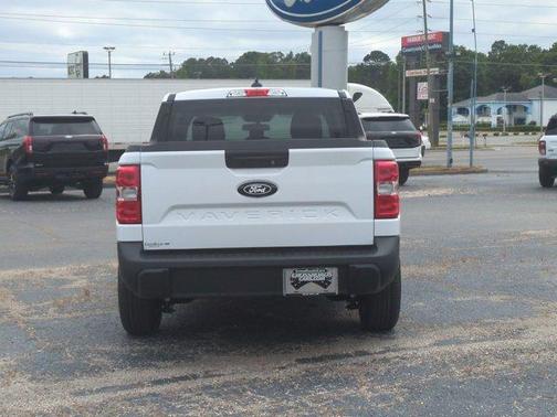 Oxford White 2026 Ford Maverick XL