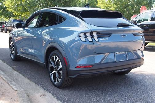 2024 Ford Mustang Mach-E SELECT