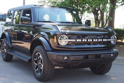 Shadow 2026 Ford Bronco Outer Banks