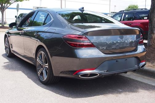 2024 Genesis G70 2.5T