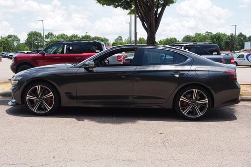 2024 Genesis G70 2.5T