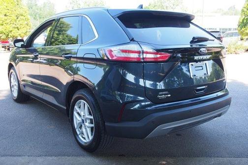 Blue Metallic 2022 Ford Edge SEL