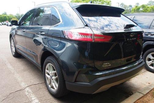 Blue Metallic 2022 Ford Edge SEL