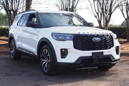 White Metallic 2026 Ford Explorer ST-Line