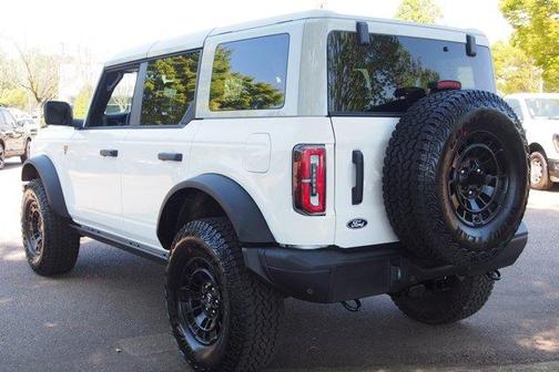 Oxford White 2026 Ford Bronco Badlands