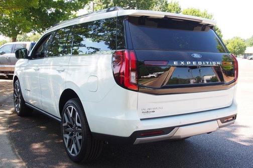 White Metallic 2026 Ford Expedition Platinum