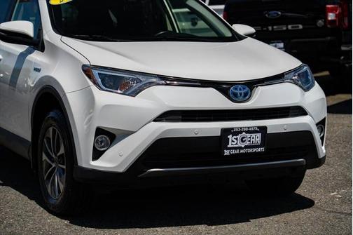 2018 Toyota RAV4 Hybrid XLE