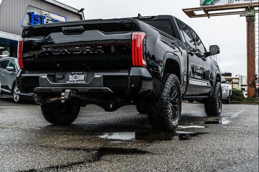 2024 Toyota Tundra Hybrid Platinum