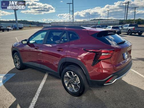 2025 Chevrolet Trax LT