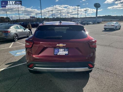 2025 Chevrolet Trax LT