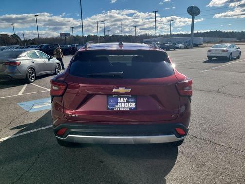 2025 Chevrolet Trax LT