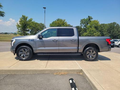 2025 Ford F-150 Lightning Flash