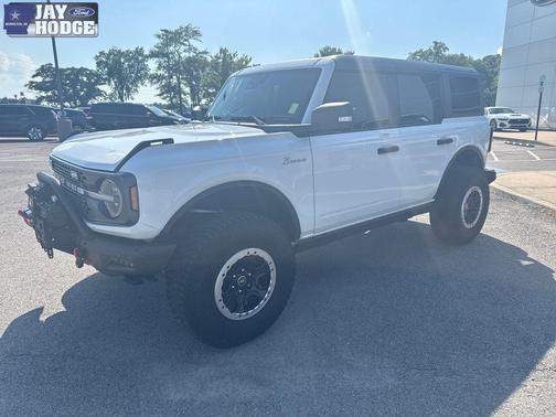 Oxford White 2023 Ford Bronco Badlands
