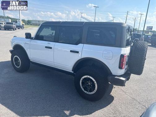 Oxford White 2023 Ford Bronco Badlands