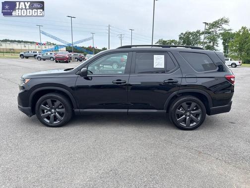 Crystal Black Pearl 2025 Honda Pilot Sport