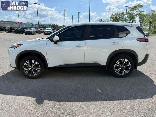 White 2023 Nissan Rogue SV