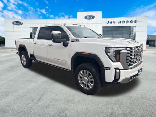White Frost Tri-Coat 2024 GMC Sierra 2500 Denali
