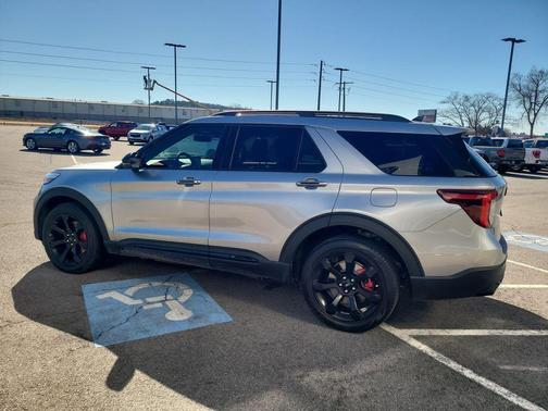 2024 Ford Explorer ST
