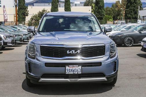 Everlasting Silver 2022 Kia Telluride LX