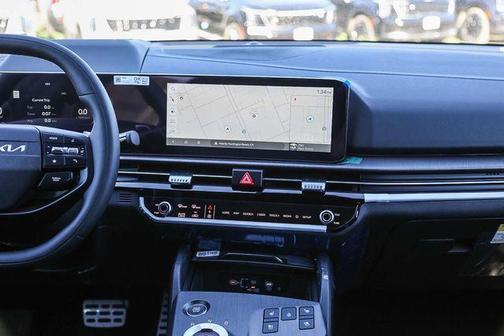 Shadow 2026 Kia Sportage Plug-In Hybrid X-Line Prestige
