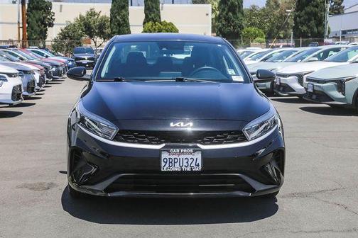 Aurora Black Pearl 2022 Kia Forte LXS