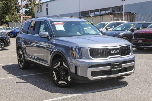 Everlasting Silver 2023 Kia Telluride EX