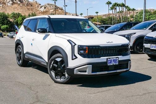 Snow White Pearl 2027 Kia Seltos S