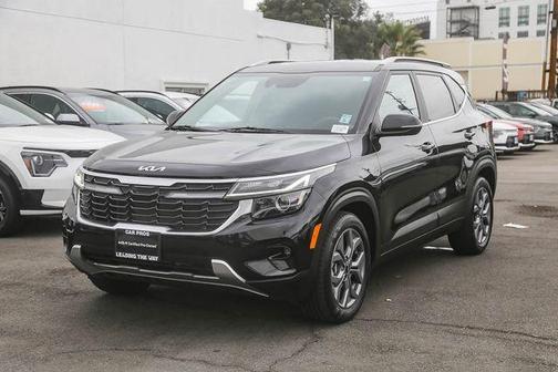 Black 2024 Kia Seltos S
