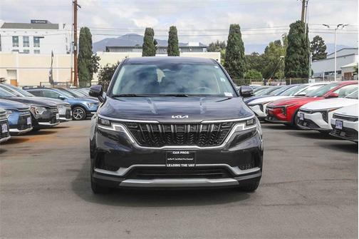 2024 Kia Carnival LX