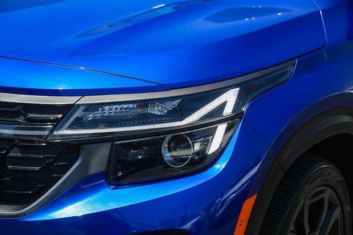 Neptune Blue 2024 Kia Seltos X-Line