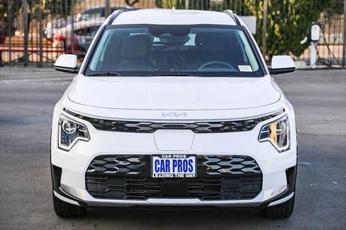 Snow White Pearl 2026 Kia Niro EV Wind