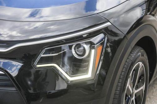 Aurora Black 2024 Kia Niro EX