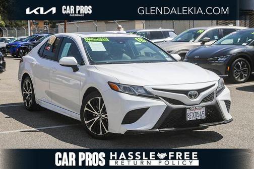 Wind Chill Pearl 2018 Toyota Camry SE