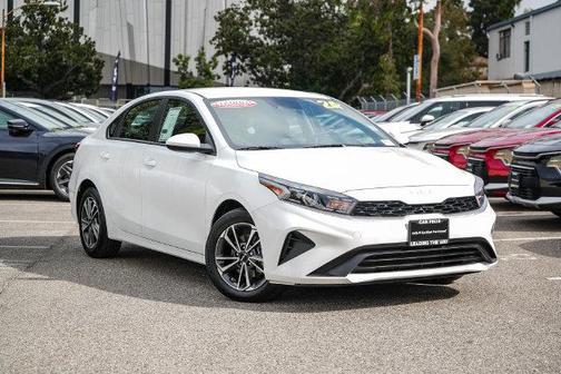 Snow White Pearl 2024 Kia Forte LXS