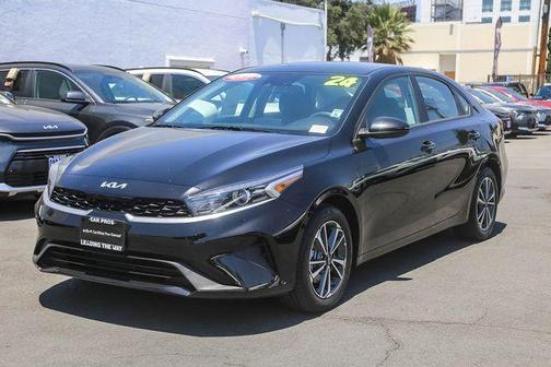 Aurora Black Pearl 2024 Kia Forte LXS