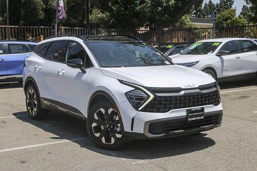 White Pearl 2024 Kia Sportage X-Line