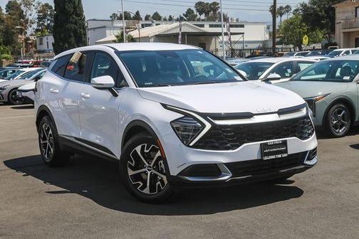 White Pearl 2024 Kia Sportage EX