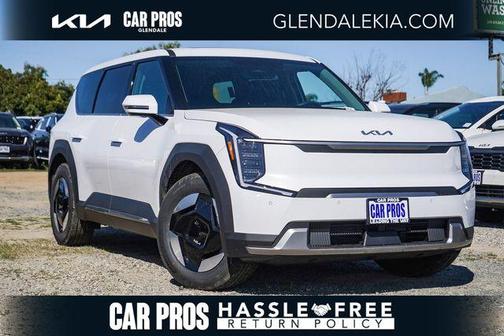 Glacial White Pearl 2026 Kia EV9 Light Long Range
