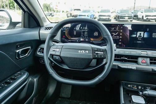 Aurora Black Pearl 2026 Kia K4 EX
